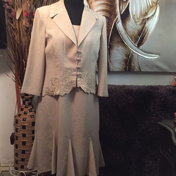 Danny & Nicole Dresses & Skirts - 🌸 Dress suit♥️